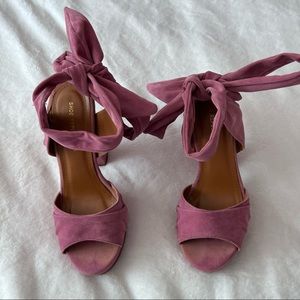 5” tie high heels size8